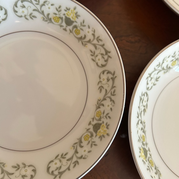 Sterling Fine China, Japan, Florentine 6 BerryBowls - Picture 7 of 11